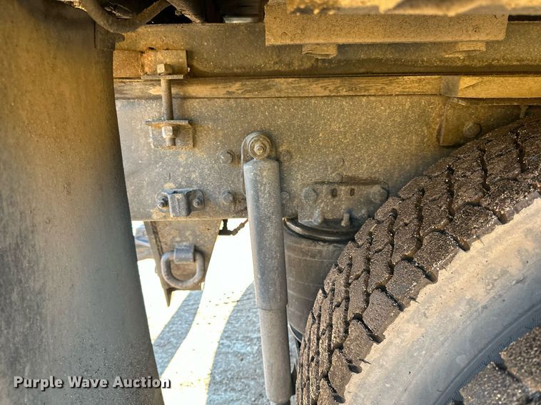 image for item DO3173 1999 Kenworth  T800 box truck