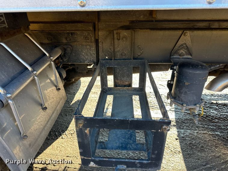 image for item DO3173 1999 Kenworth  T800 box truck