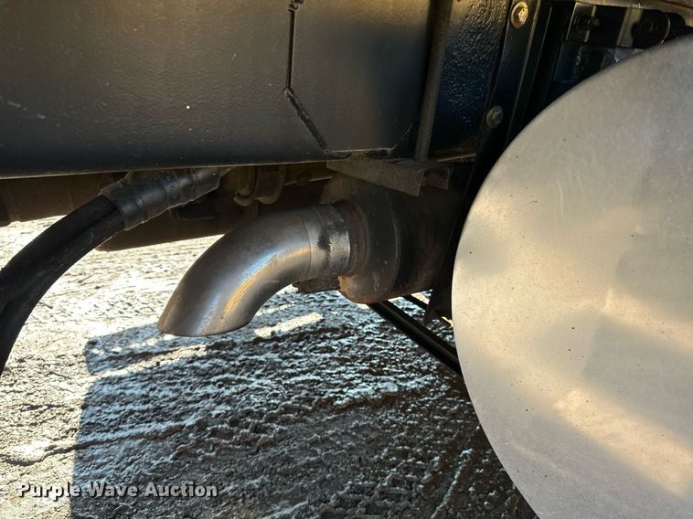 image for item DO3173 1999 Kenworth  T800 box truck