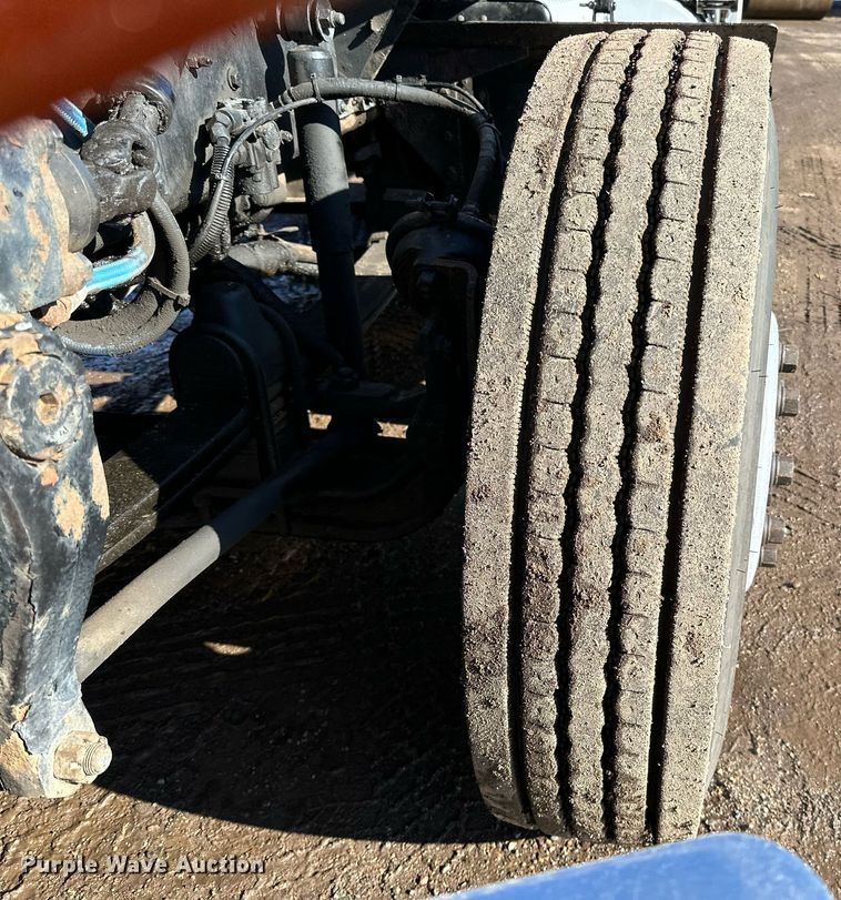 image for item DO3173 1999 Kenworth  T800 box truck