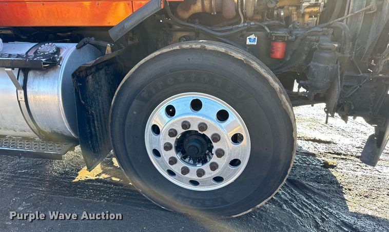 image for item DO3173 1999 Kenworth  T800 box truck