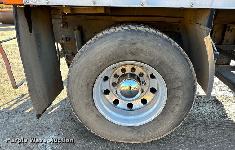 image for item DO3173 1999 Kenworth  T800 box truck