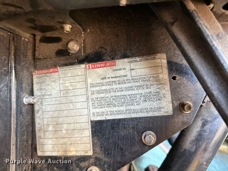 image for item DO3173 1999 Kenworth  T800 box truck