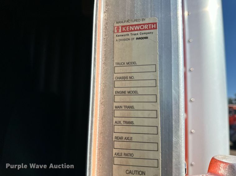 image for item DO3173 1999 Kenworth  T800 box truck