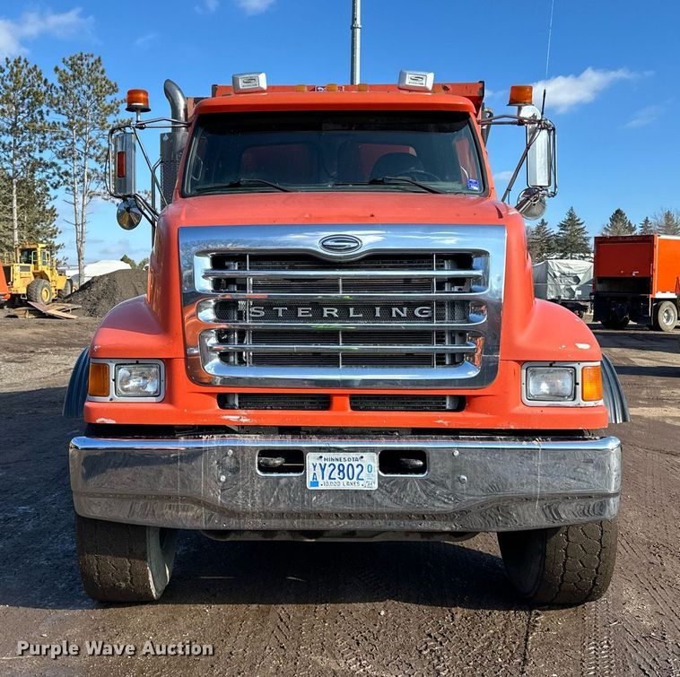 image for item DO3174 2005 Sterling LT9500 dump truck