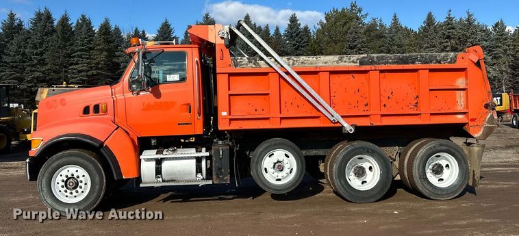 image for item DO3174 2005 Sterling LT9500 dump truck