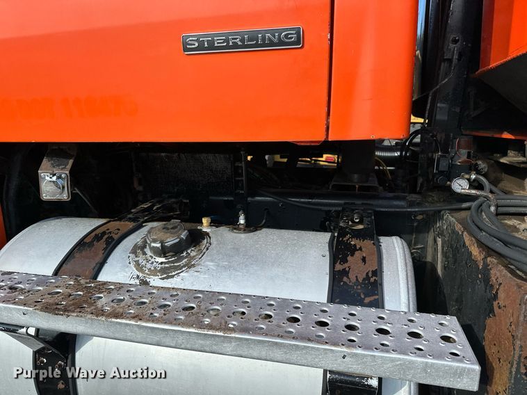 image for item DO3174 2005 Sterling LT9500 dump truck