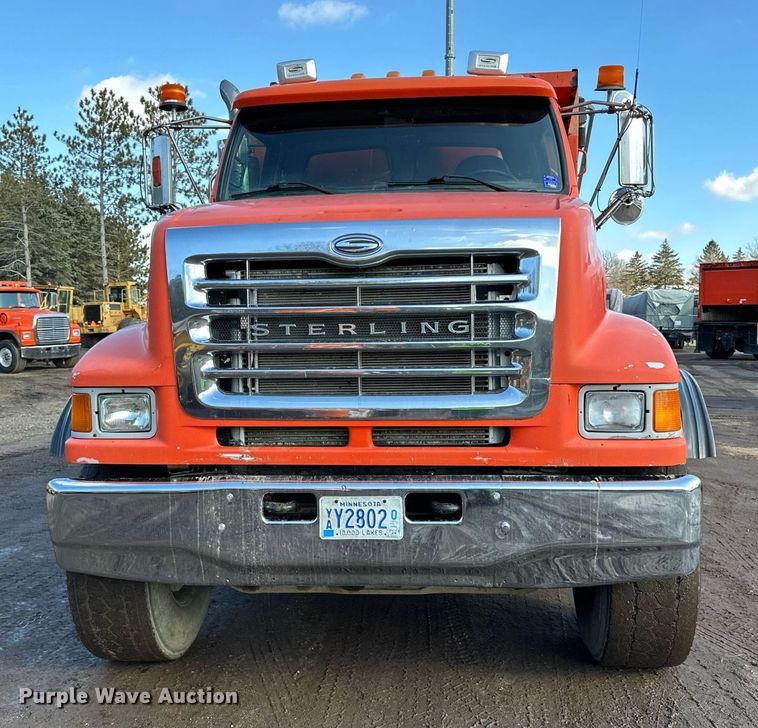 image for item DO3174 2005 Sterling LT9500 dump truck