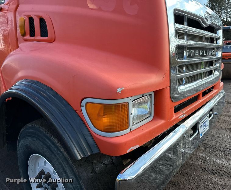 image for item DO3174 2005 Sterling LT9500 dump truck