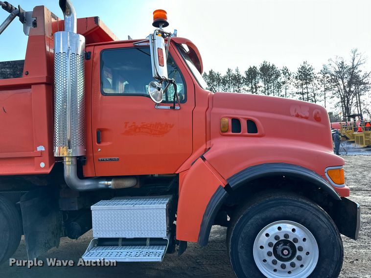 image for item DO3174 2005 Sterling LT9500 dump truck