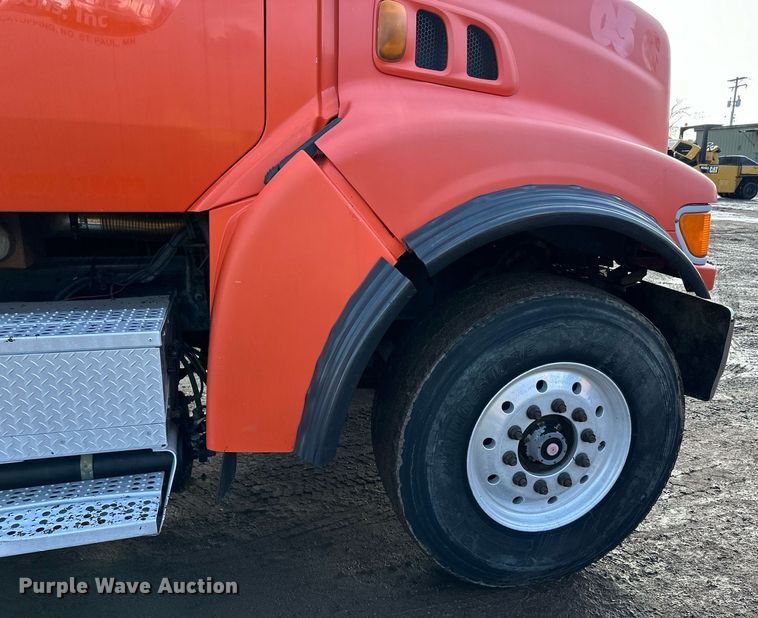 image for item DO3174 2005 Sterling LT9500 dump truck
