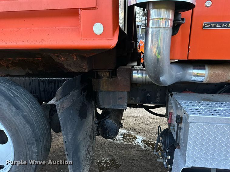 image for item DO3174 2005 Sterling LT9500 dump truck