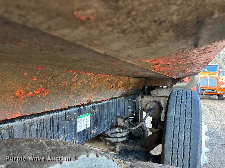 image for item DO3174 2005 Sterling LT9500 dump truck