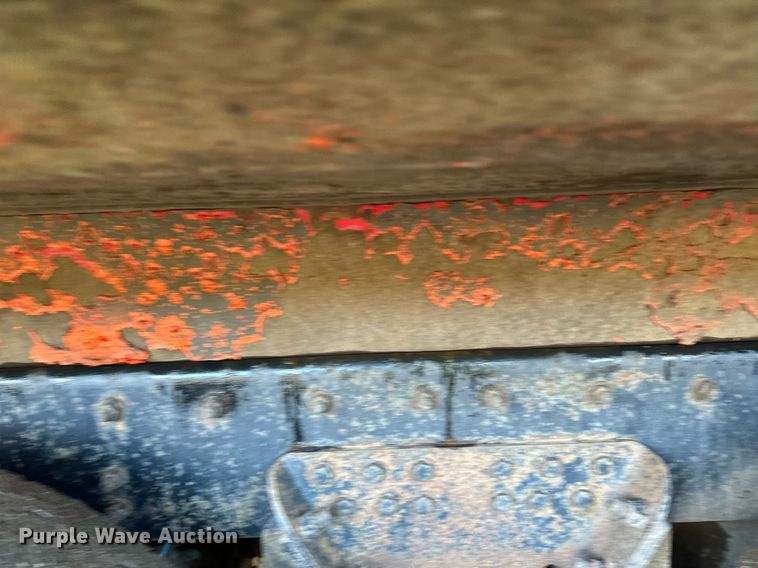 image for item DO3174 2005 Sterling LT9500 dump truck