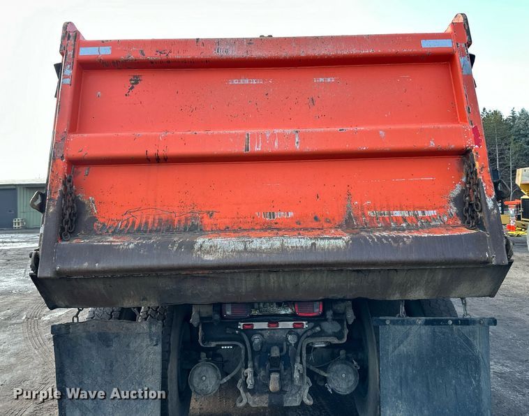 image for item DO3174 2005 Sterling LT9500 dump truck