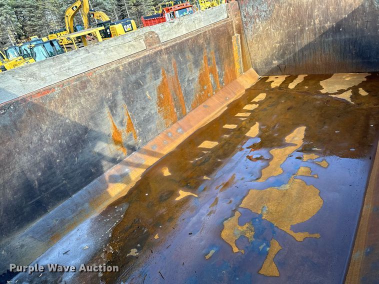 image for item DO3174 2005 Sterling LT9500 dump truck