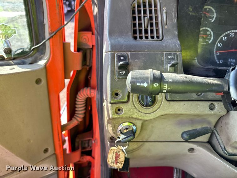 image for item DO3174 2005 Sterling LT9500 dump truck