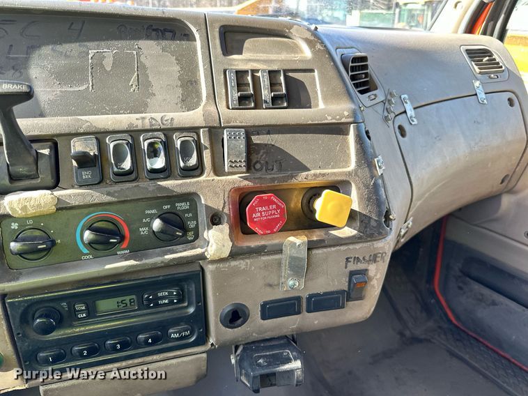 image for item DO3174 2005 Sterling LT9500 dump truck