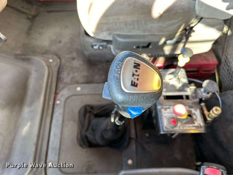 image for item DO3174 2005 Sterling LT9500 dump truck