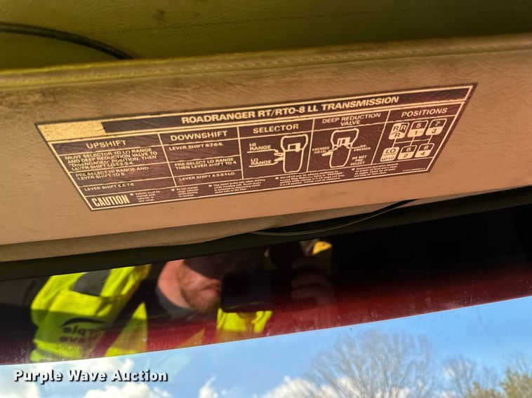 image for item DO3174 2005 Sterling LT9500 dump truck