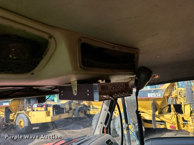 image for item DO3174 2005 Sterling LT9500 dump truck