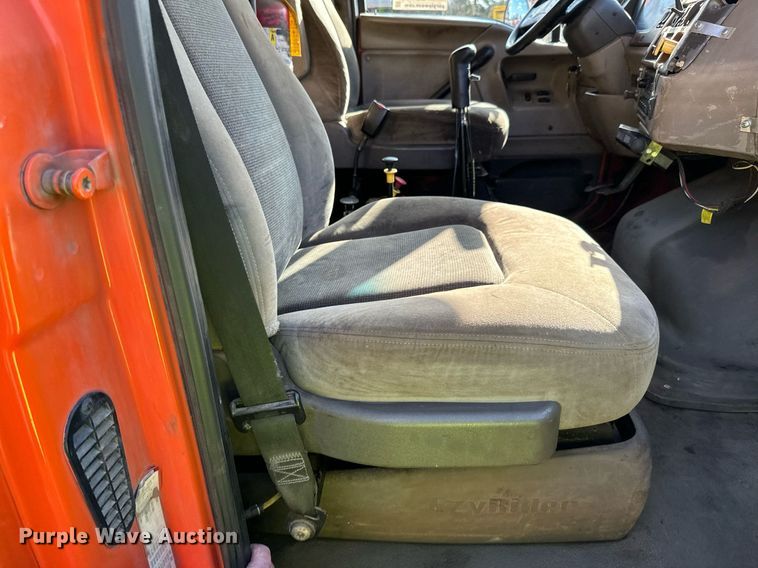 image for item DO3174 2005 Sterling LT9500 dump truck