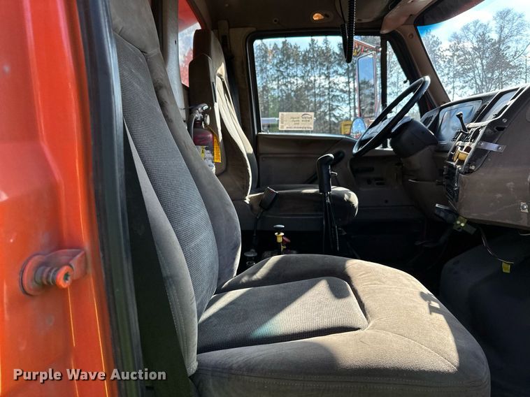 image for item DO3174 2005 Sterling LT9500 dump truck