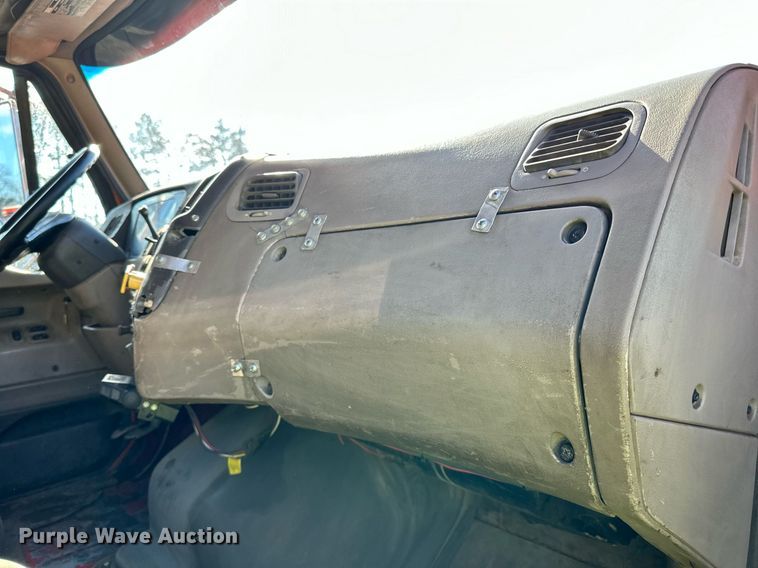 image for item DO3174 2005 Sterling LT9500 dump truck