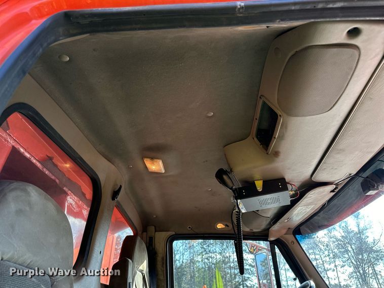 image for item DO3174 2005 Sterling LT9500 dump truck