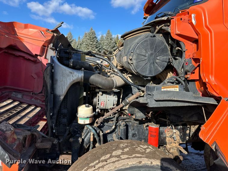 image for item DO3174 2005 Sterling LT9500 dump truck