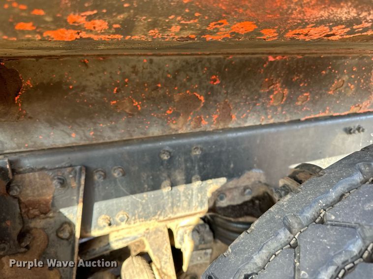 image for item DO3174 2005 Sterling LT9500 dump truck