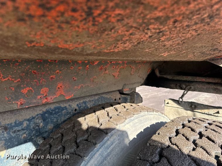 image for item DO3174 2005 Sterling LT9500 dump truck