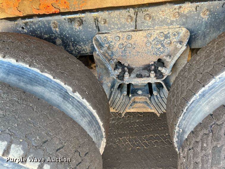 image for item DO3174 2005 Sterling LT9500 dump truck