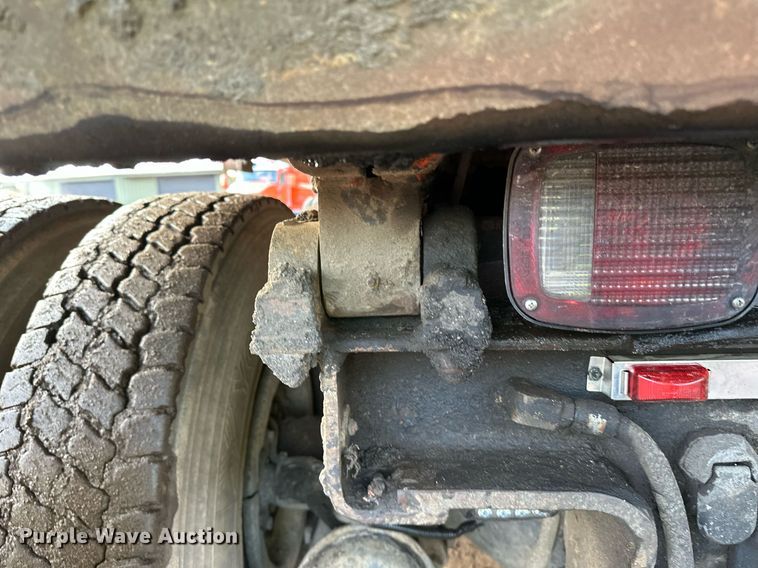 image for item DO3174 2005 Sterling LT9500 dump truck