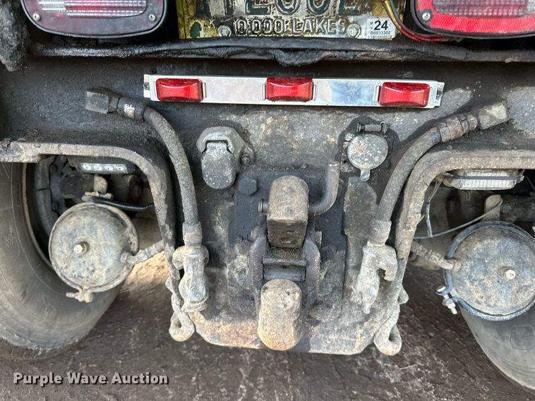 image for item DO3174 2005 Sterling LT9500 dump truck