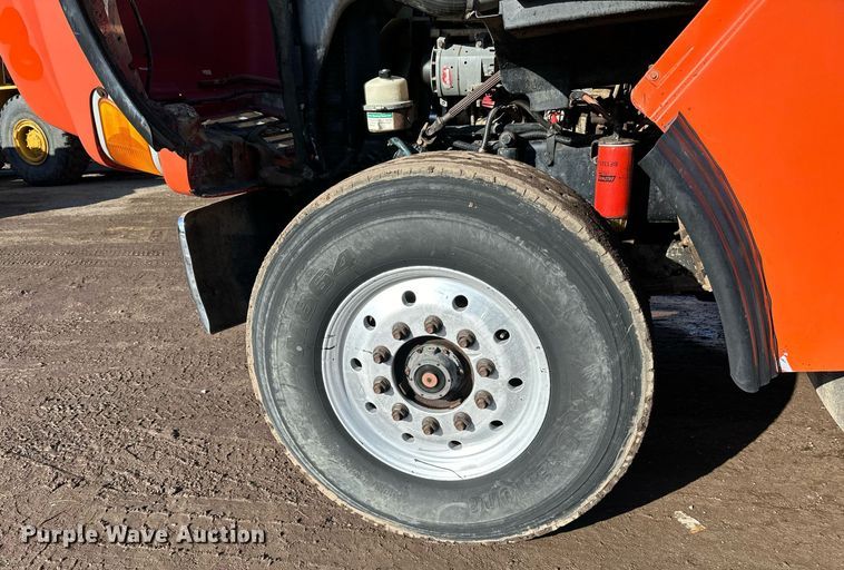 image for item DO3174 2005 Sterling LT9500 dump truck