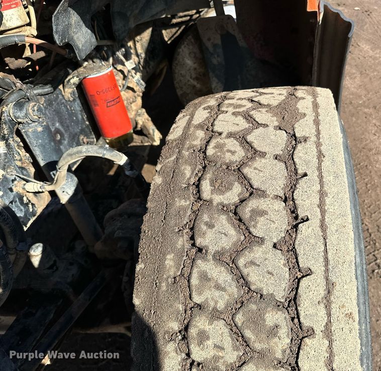 image for item DO3174 2005 Sterling LT9500 dump truck