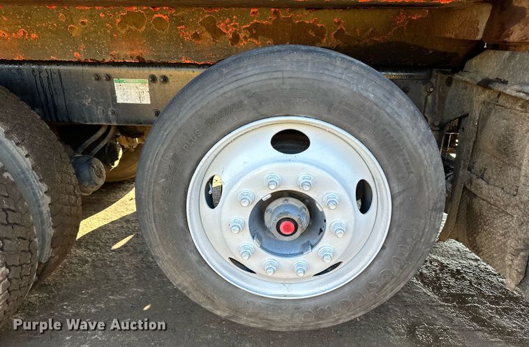 image for item DO3174 2005 Sterling LT9500 dump truck