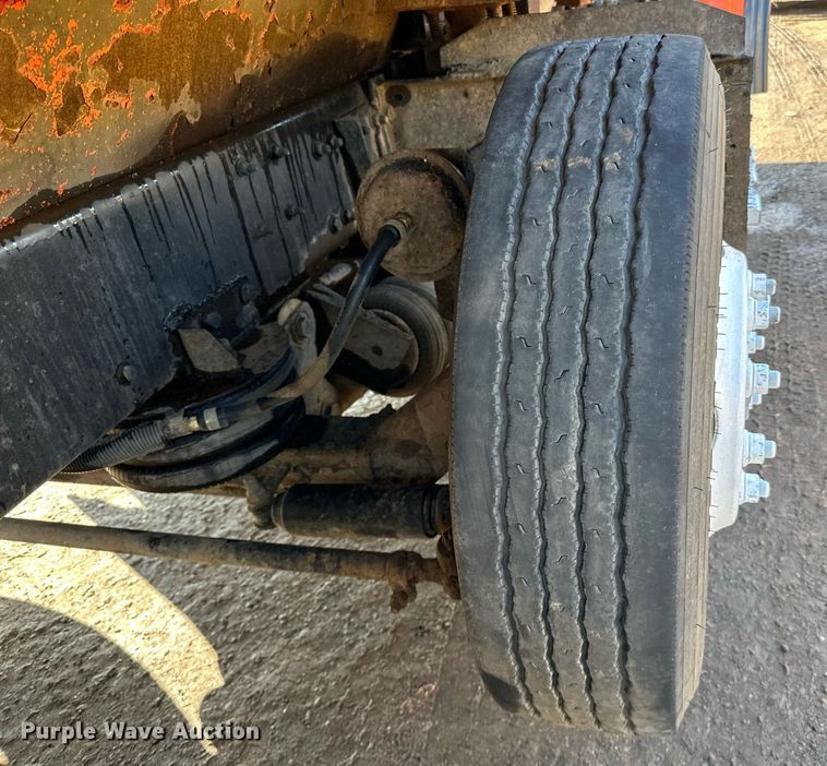 image for item DO3174 2005 Sterling LT9500 dump truck