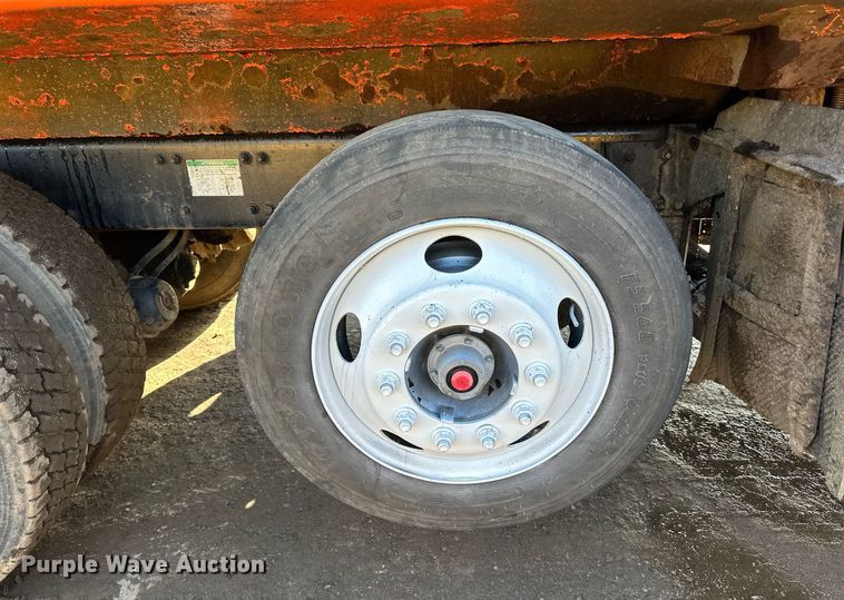 image for item DO3174 2005 Sterling LT9500 dump truck