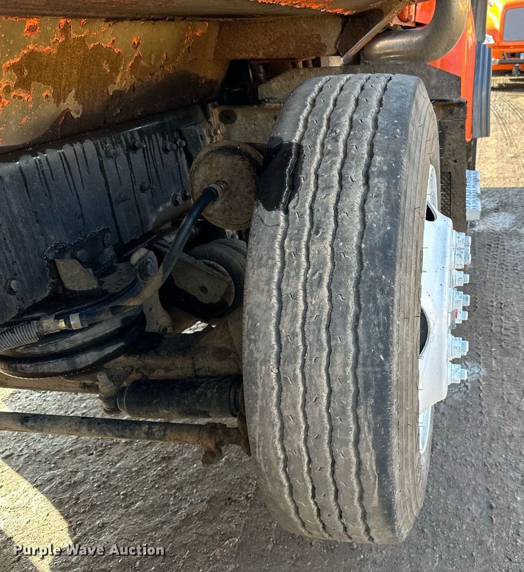 image for item DO3174 2005 Sterling LT9500 dump truck