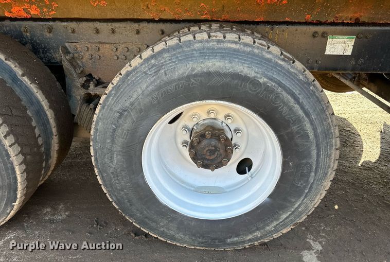 image for item DO3174 2005 Sterling LT9500 dump truck