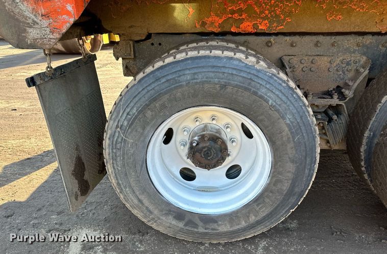 image for item DO3174 2005 Sterling LT9500 dump truck