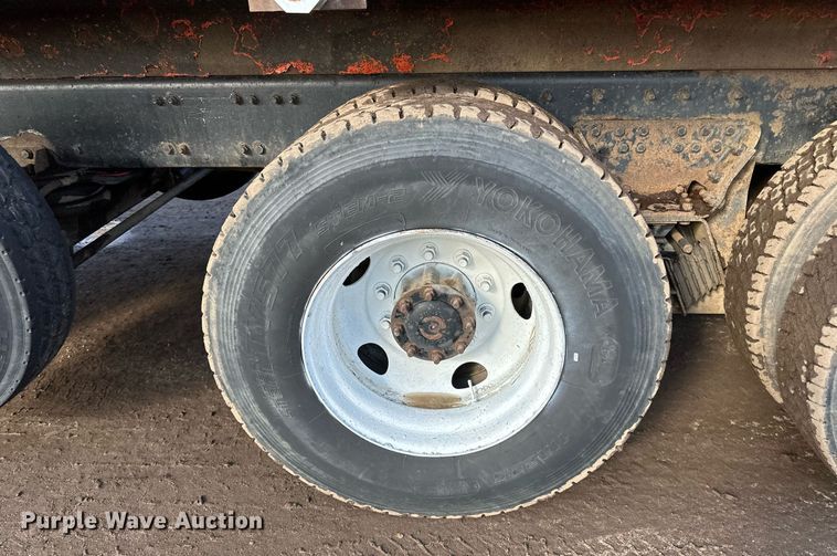 image for item DO3174 2005 Sterling LT9500 dump truck