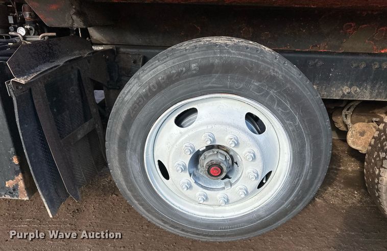 image for item DO3174 2005 Sterling LT9500 dump truck