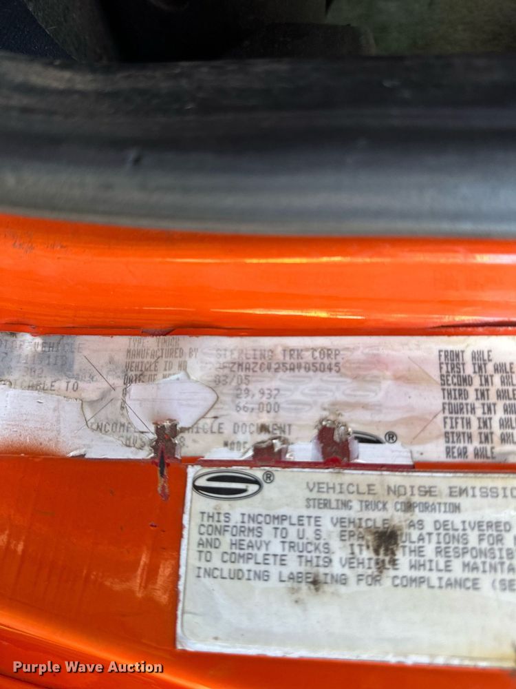 image for item DO3174 2005 Sterling LT9500 dump truck