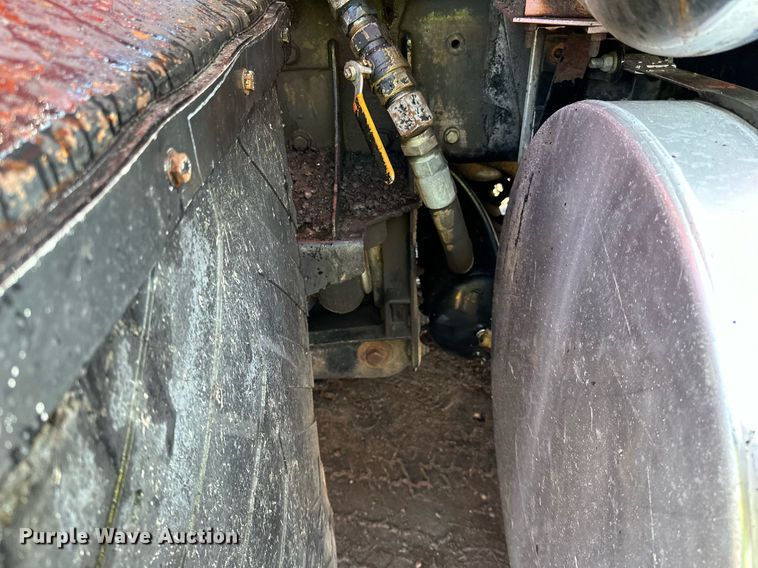 image for item DO3175 2002 Kenworth  T800 dump truck