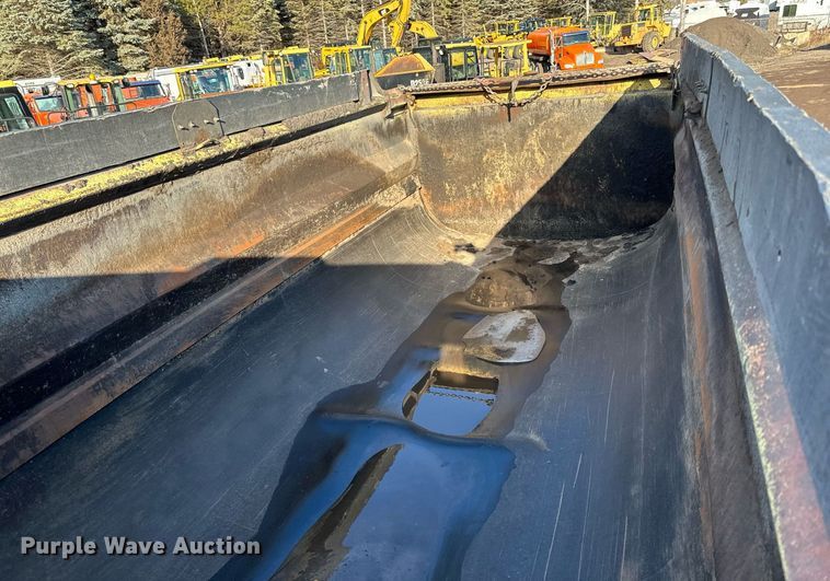 image for item DO3175 2002 Kenworth  T800 dump truck