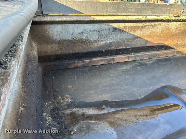 image for item DO3175 2002 Kenworth  T800 dump truck