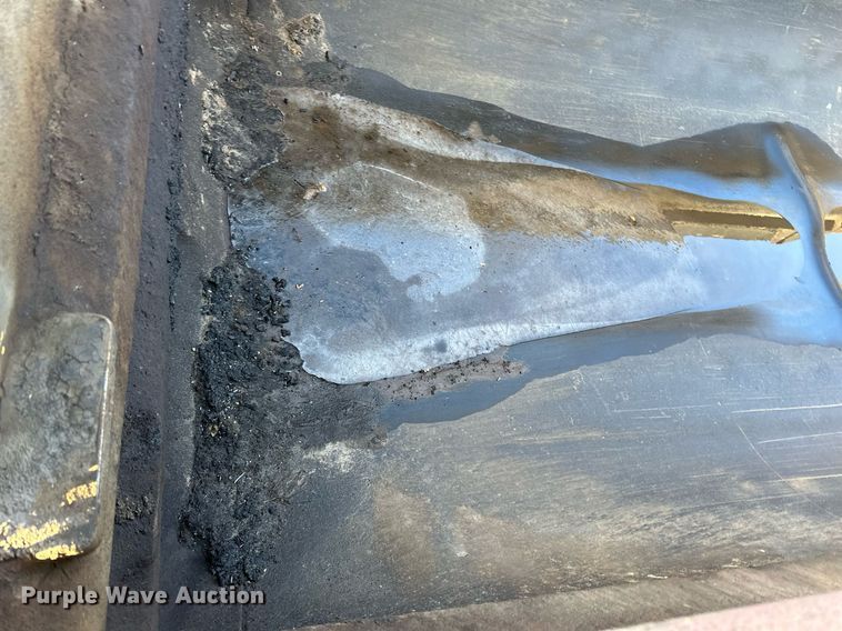 image for item DO3175 2002 Kenworth  T800 dump truck